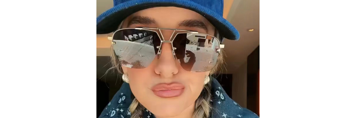 Lainey Wilson Wears the Leisure Society Presidio